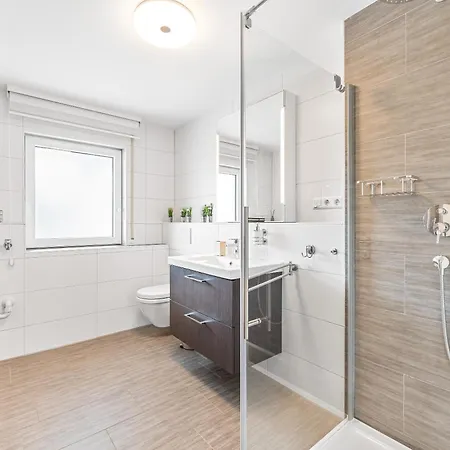 Daire Design-apartment - Kueche - Parken - Zentral *